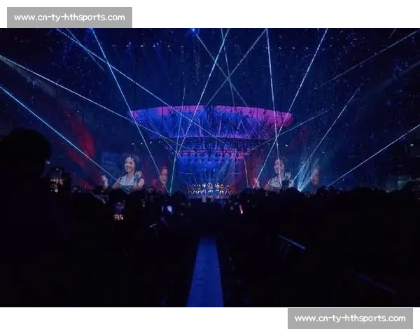 朋克风暴席卷舞台！刀群舞燃爆今夏最飒现场