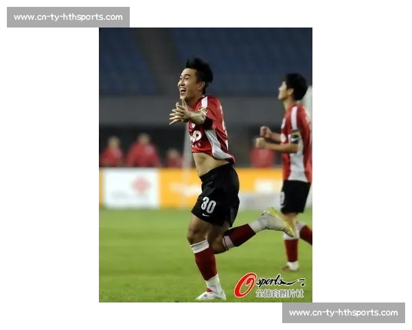 铁西夜燃冲超梦！杨旭陈星领唱，辽宁铁人 3-0 登顶中甲